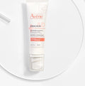 Avène XeraCalm A.D Soothing Concentrate 40ml lifestyle